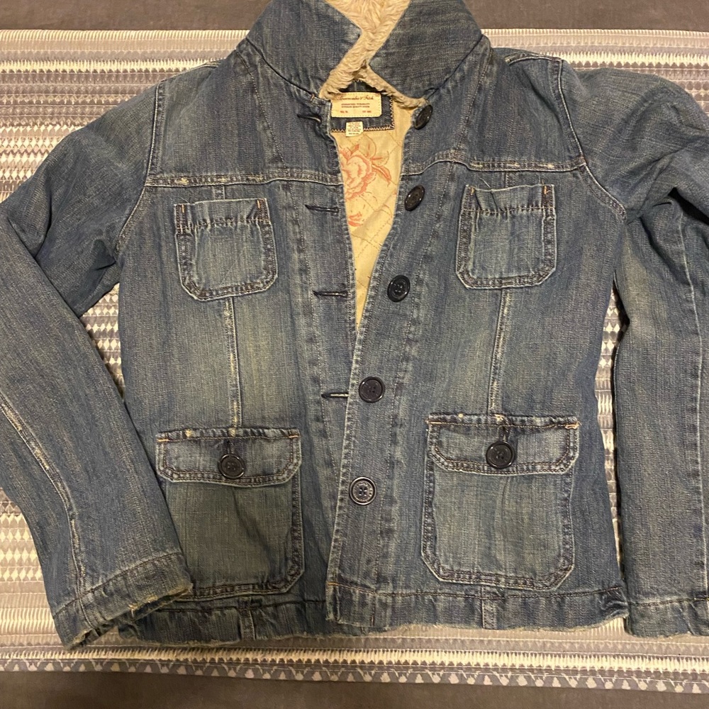 Abercrombie large denim w/quilted interior and Sherpa collar